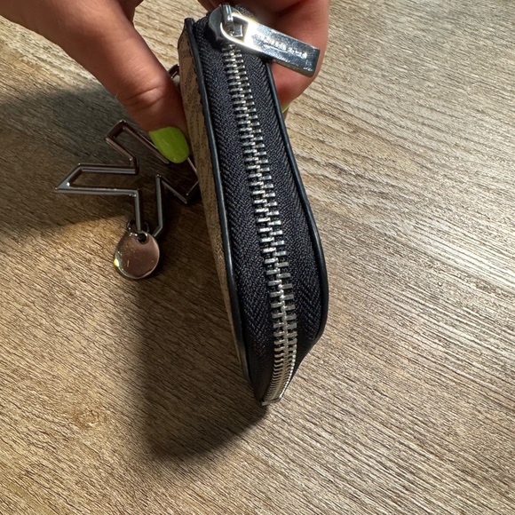 Michael Kors Zip Wallet with Keychain - Picture 4 of 8